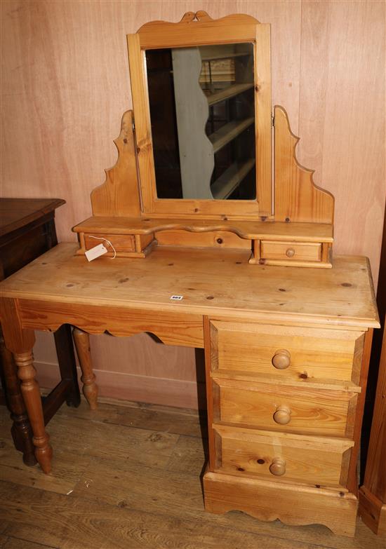 A pine dressing table, 112cm